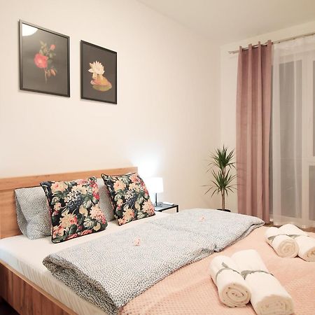 Premium Apartment - Red Rose - Self Check-In Rzeszow Luaran gambar
